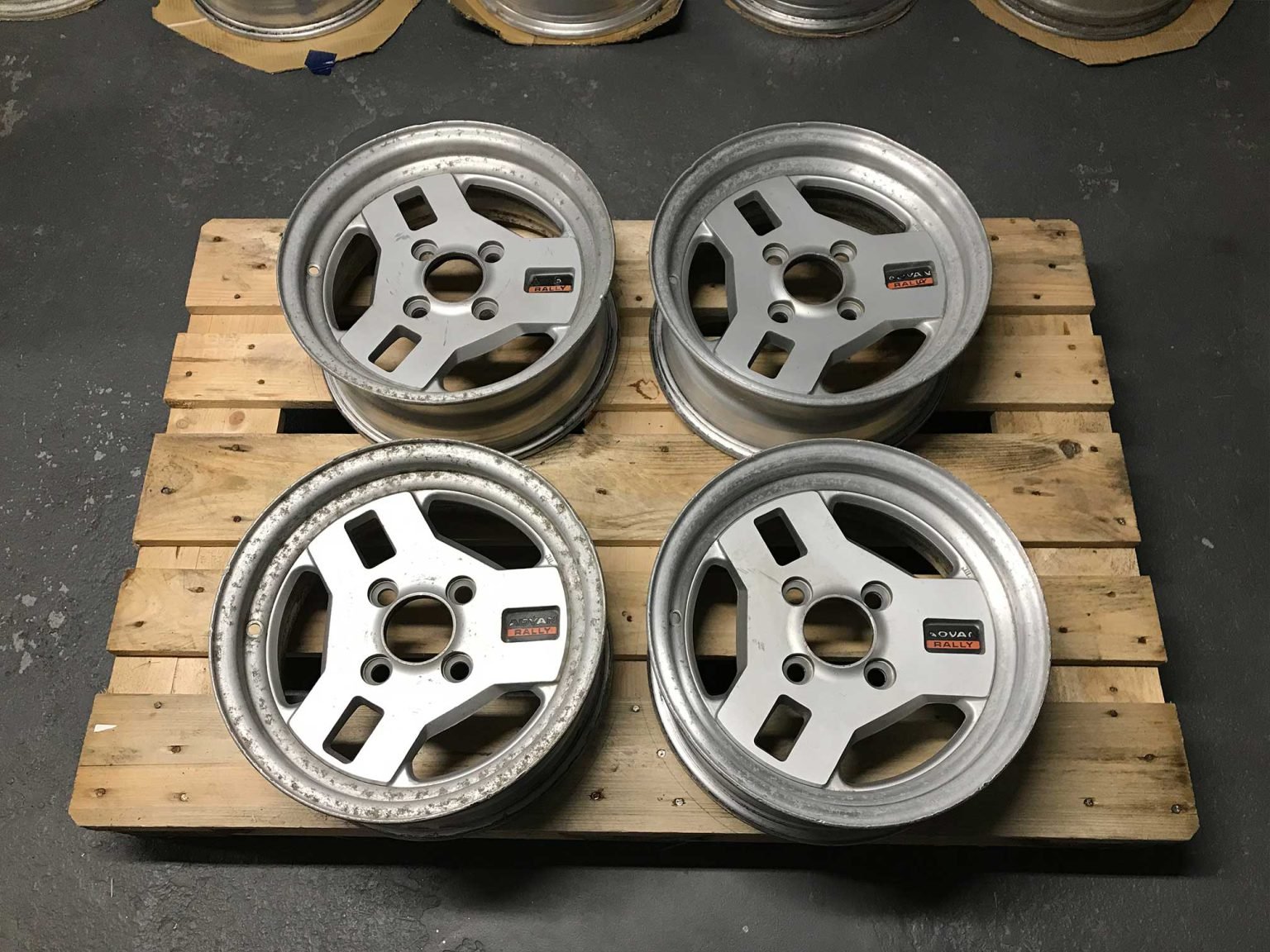 Advan Rally 3 spokes 14